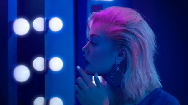 Top 5 SmartPhone Under 10k.Best Smart Phones of 2017.Top 5 Most sold phones of the Year. смотреть онлайн