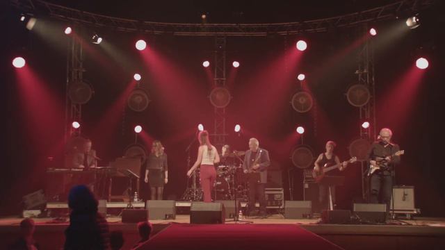 "Since I fell for you" - Larissa Baumann смотреть онлайн