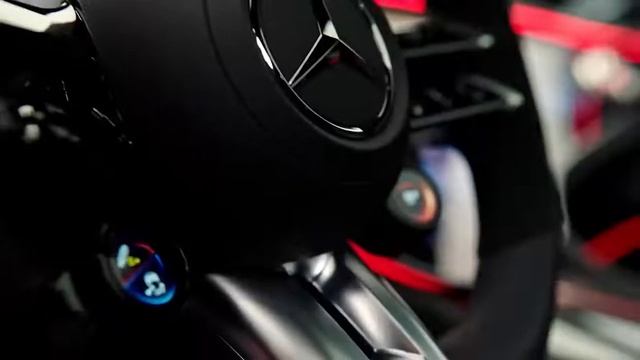 Mercedes-AMG EQS 53 ??????????? смотреть онлайн