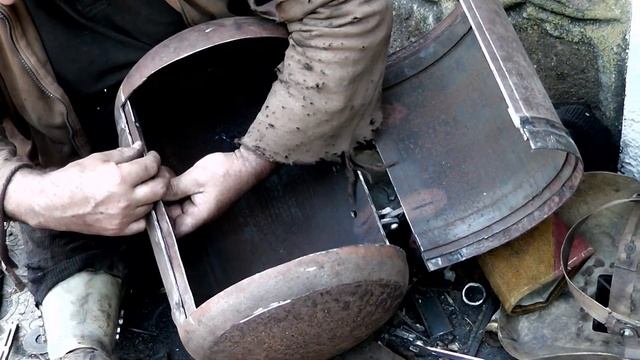 Мини барбекюшница - часть 1, такую вы еще не видели с газового баллона смотреть онлайн