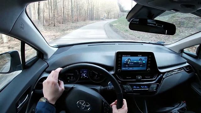 Najtańsza Toyota C-HR - 1.8 Hybrid 122 KM E-CVT - Prezentacja & POV Test Drive - frajdazjazdy.com смотреть онлайн