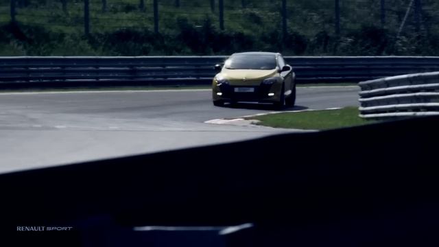 Renault Mégane R.S. Trophy sets a new Nürburgring record on Bridgestone Potenza (2 min version) смотреть онлайн