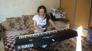 "Феличита" на синтезаторе.