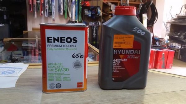Моторное масло Eneos Premium Touring 5W-30. или Моторное масло Hyundai XTeer Gasoline G700 5w30