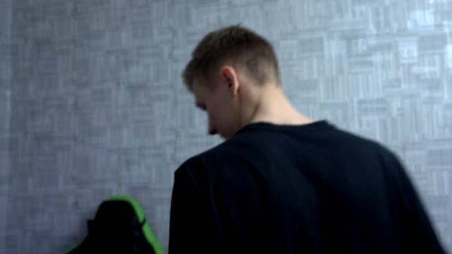 ПРИКЛЕИЛА ОСТРЫЕ КНОПКИ К КЛАВИАТУРЕ! ЭТО БОЛЬНО! ПРАНК НАД ЗАДРОТОМ! РОЗЫГРЫШ КЛАВИАТУРА БОЛИ БпС смотреть онлайн
