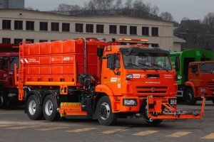 Летняя комплектация КДМ: ЭД405Б на базе шасси КАМАЗ-65115