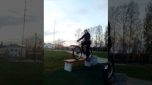 Как правильно прыгать с лавочки смотреть онлайн