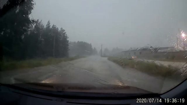 Горит электрический столб от замыкания смотреть онлайн