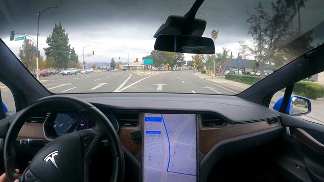 FSD Beta 10.2 handles errands like a champ смотреть онлайн