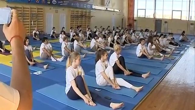 21- О6-15 Международный день йоги смотреть онлайн