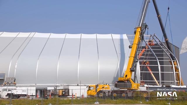 SpaceX Boca Chica - SN5 Bulkhead Flipped смотреть онлайн