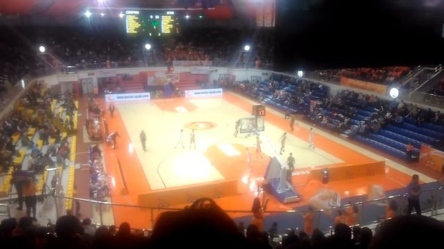 Угмк угмк мы на баскетболе😈😈😎😎