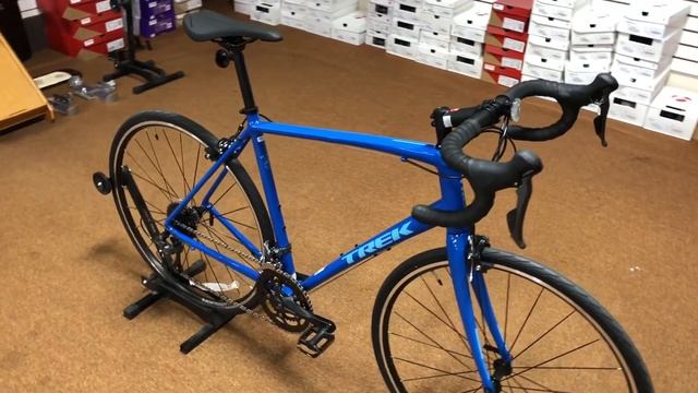 FIRST LOOK! The all new 2019 Trek Domane AL 2 смотреть онлайн