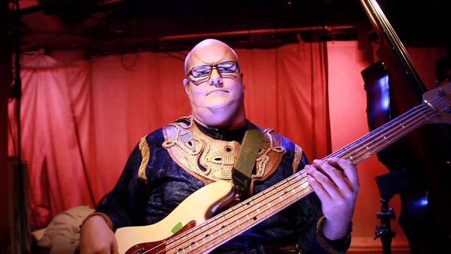 Playing bass guitar on our Cirque Du Soleil show in Tokyo with my Lakland bass Darrell Craig Harris смотреть онлайн