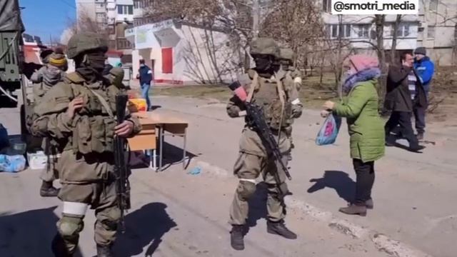 JUST TRUE. "Atrocities" of Russian soldiers in Mariupol (full description under the video) смотреть онлайн