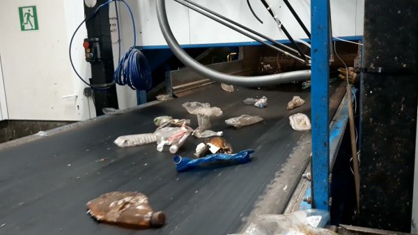 Робот Гурман на контроле качества после оптической сортировки