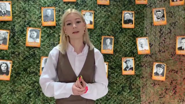 Расстрелял нацистов и погиб 💥 Девушка читает стихи про подвиг солдата ВОВ. Военный стих к 9 мая 194 смотреть онлайн