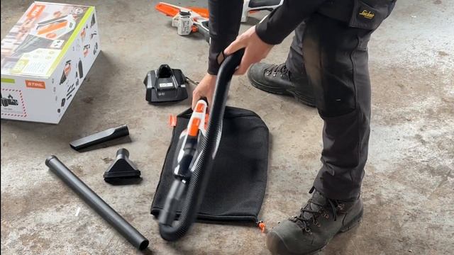 The New Stihl SEA 20 handheld cordless vacuum cleaner. unboxing #stihl смотреть онлайн