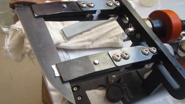 Масляные камни Grinderman. Заточка ножа . Сталь REX 121 67,5 hrc. смотреть онлайн