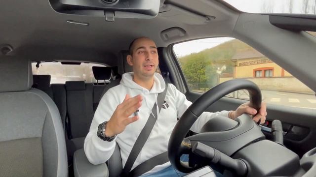 Honda JAZZ SPORT e:HEV l'essai consommation. ? JAZZ ou la citadine qui consomme moins qu'un Scooter смотреть онлайн