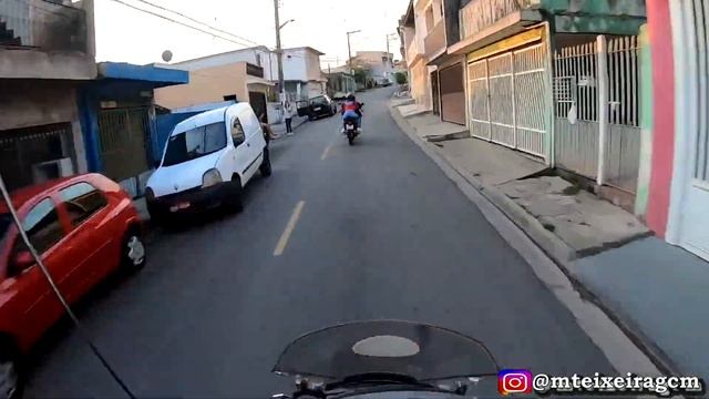 Полицейская погоня на мотоциклах в Бразилии смотреть онлайн