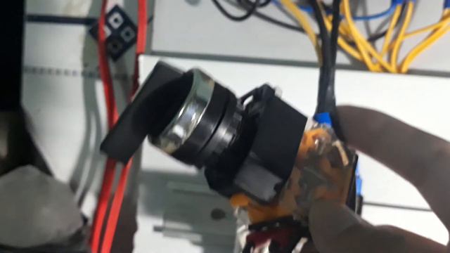 Bài 3: Điều khiển 2 cấp tốc độ động cơ thông qua thay đổi tần số biến tần E700 bằng công tắc ngoài смотреть онлайн