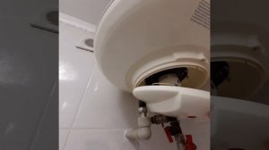 Как устранить неприятный запах воды в бойлере