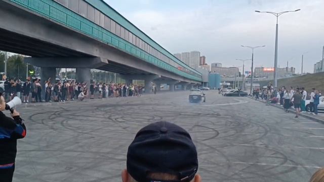 Сходка БМВ нелегальный дрифт в центре Сибири смотреть онлайн
