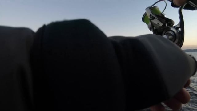 Толстолоб влетел на джиг Дымящийся фрикцион и море адреналина! Часть 1. смотреть онлайн