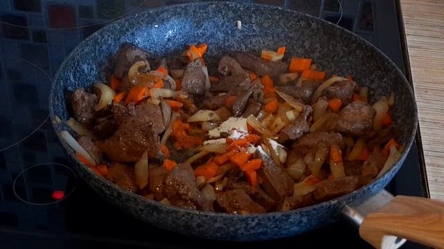 Печень тушеная в сливочном соусе смотреть онлайн