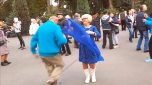 ТЫ ОЧЕНЬ КРАСИВА В ЭТОМ ПЛАТЬЕ