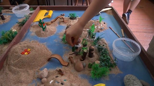 Творческая мастерская. Ландшафтный дизайн. Метание ножей. Кольчужное плетение. Лепка из глины смотреть онлайн