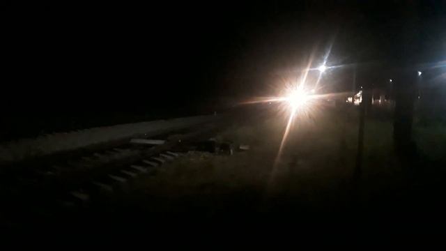 ТЭП70БС-??? с пассажирским поездом 426С/425С Симферополь-Кисловодск поздним летним вечером.