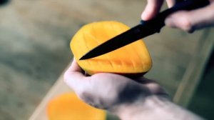 Как правильно разрезать манго [Рецепты Bon Appetit]