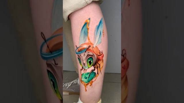 Окси делала татуировку на фестивале в Магнитогорске. #татуировка #татумастер #tattooartist #tatted смотреть онлайн