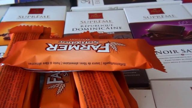 Some Lot's of Candies Chocolate Marroni Snacks смотреть онлайн