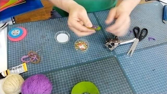 Шаповалов В.В. Мастер-класс: "Декоративное мини-панно с аппликативным рельефом" смотреть онлайн