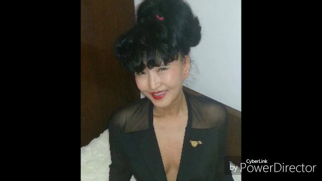 А мне зачем-то хочется писать о лунном свете... смотреть онлайн