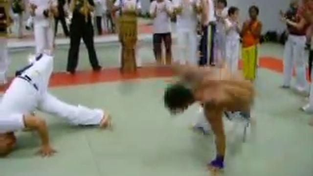mundo capoeira lessen hasselt смотреть онлайн