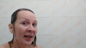 Купаемся и как помыть голову правильно в ванной