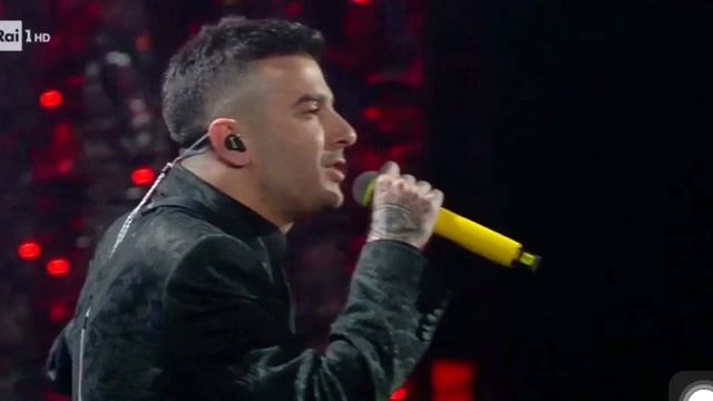 Sanremo 2020 - Junior Cally “senza maschera” ultimo posto classifica generale - 2 Serata (05/02/20) смотреть онлайн