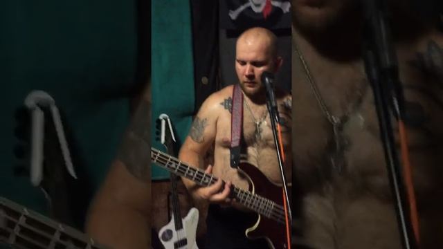 Живущие в цирке - Punk,s not red смотреть онлайн