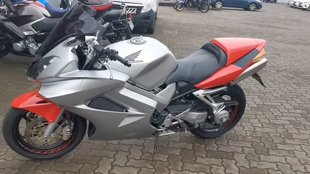 Honda VFR 800 | The VFR Project - Folge 1: Die Abholung смотреть онлайн
