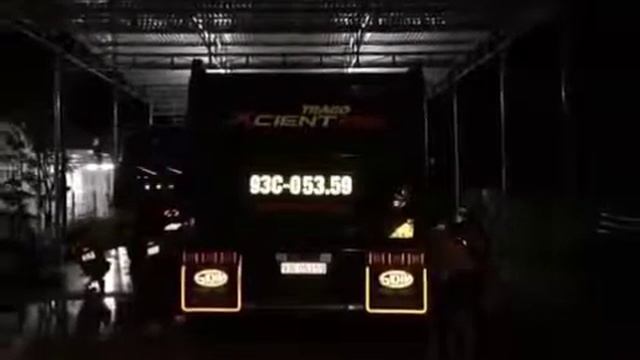 Hyundai xcient 4 chân ben độc nhất vô nhị việt nam ( video cũ đăng lại nha ae) смотреть онлайн