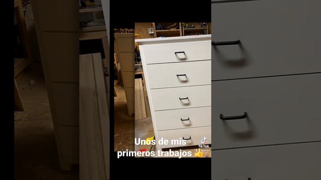 Unos de mis primeros trabajos смотреть онлайн