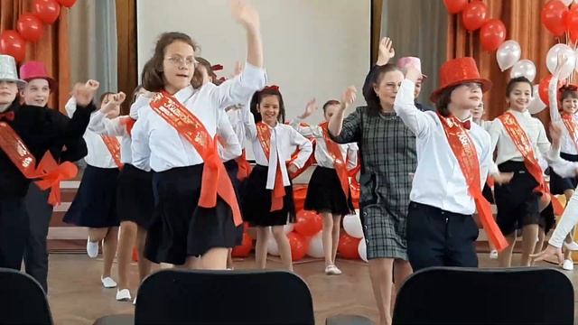 Выпускники 4б класса 240 школа смотреть онлайн