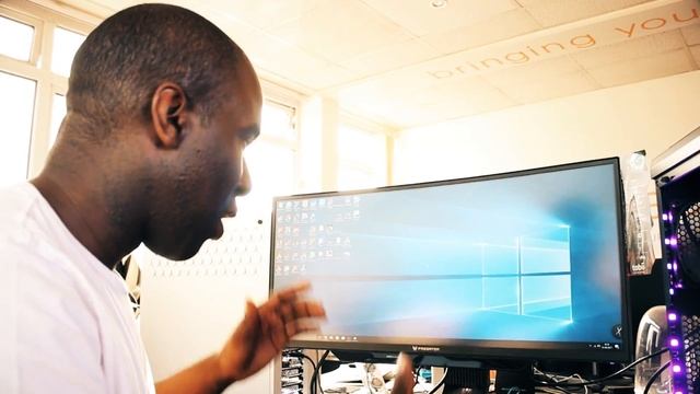 Acer Predator Z301CT Curved Gaming Monitor Review смотреть онлайн