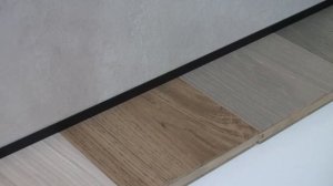 Минимализм и практичность: недорогая замена теневого плинтуса. Монтаж и примыкание к скрытым дверям