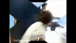 удар по яйцам или искупались