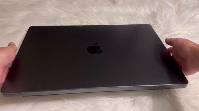 2023 Macbook Pro M3 Pro, Space Black, Unboxing and Case Installation (Fast Forward) смотреть онлайн